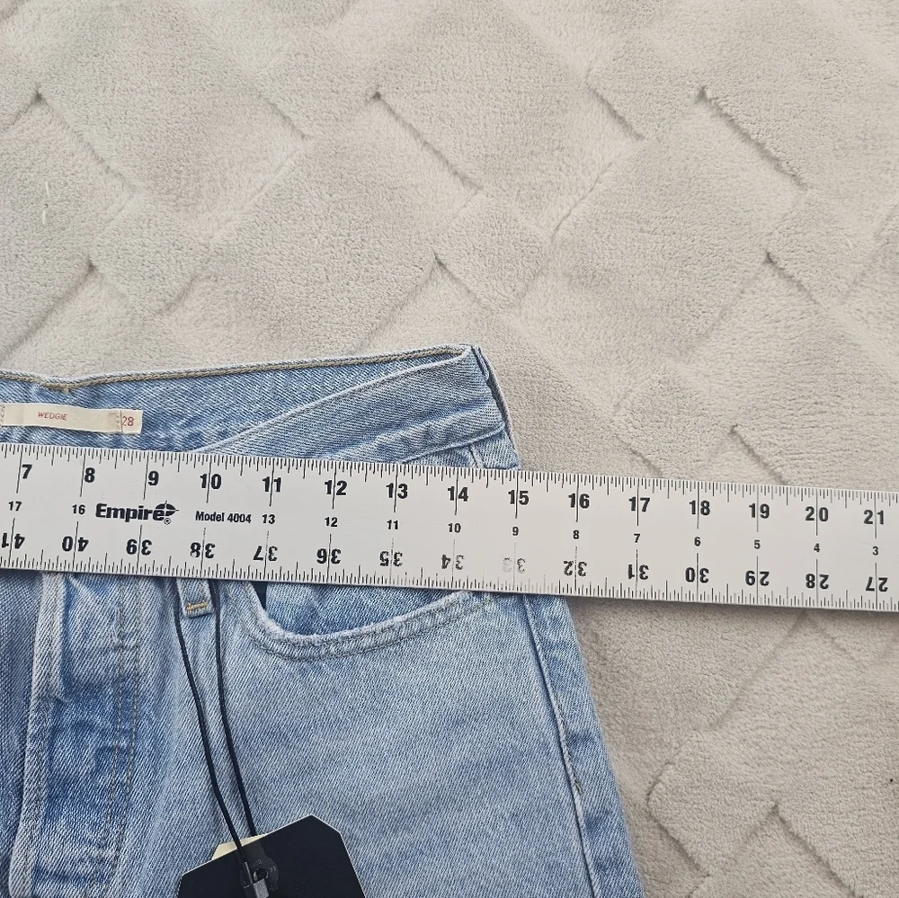 Levi's Wedgie High Rise Jean Womens 28 Button Fly Blue Rigid Denim